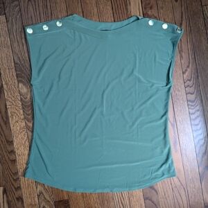 EUC Jones New York green cap sleeve blouse shell